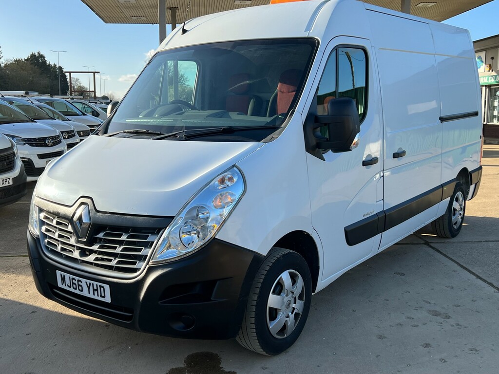 Compare Renault Master 2.3 Dci 35 Business Panel Van F MJ66YHD White