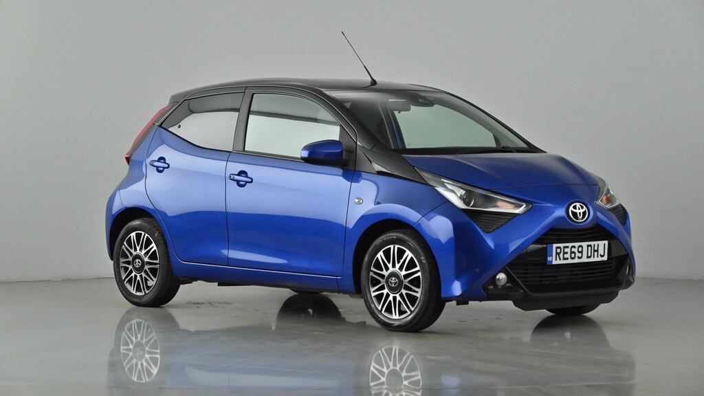 Compare Toyota Aygo 1.0 X-clusiv RE69DHJ Blue