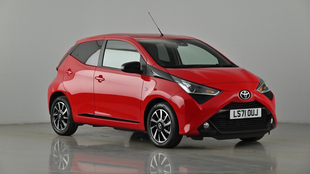 Compare Toyota Aygo 1.0 X-trend LS71OUJ Red