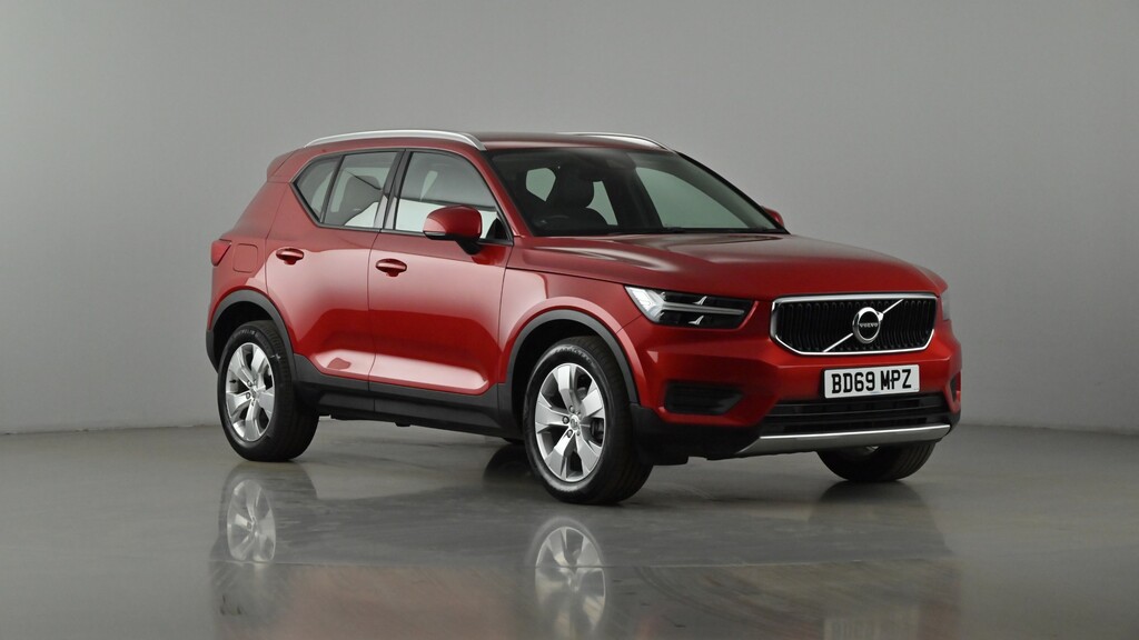 Compare Volvo XC40 1.5 T3 Momentum BD69MPZ Red