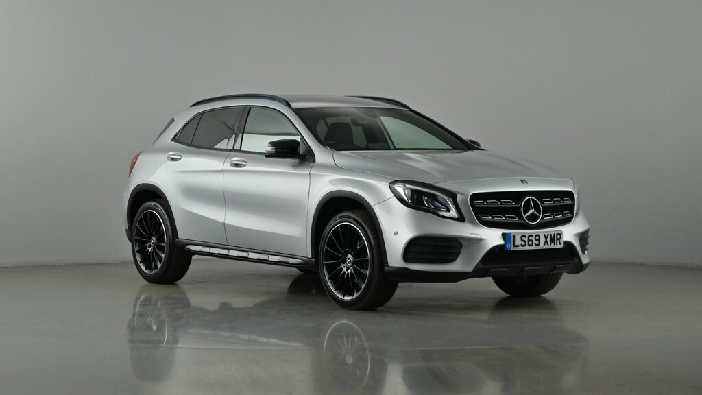 Compare Mercedes-Benz GLA Class 1.6 180 Amg Line Edition Dct LS69XMR Silver