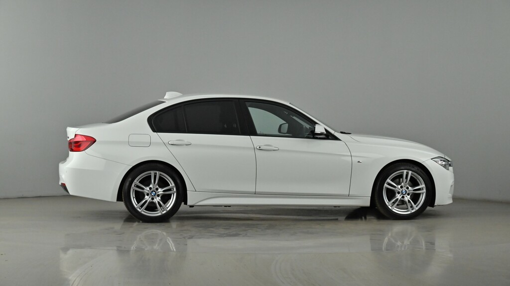 Compare BMW 3 Series 320I M Sport AK68RYC White
