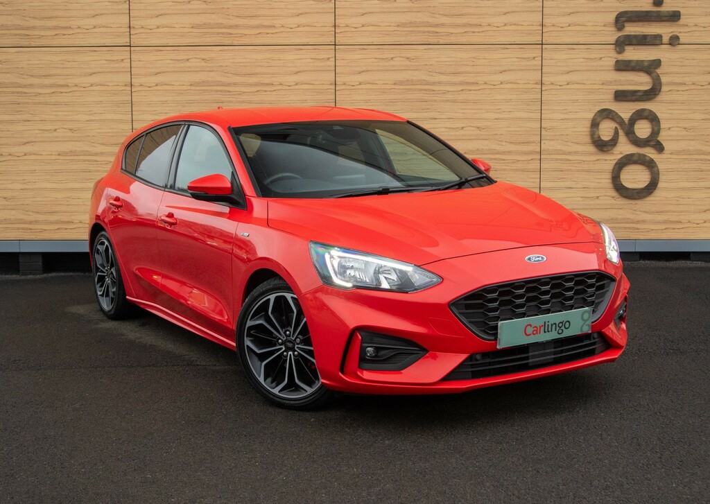 Compare Ford Focus St-line X ST68YKD 