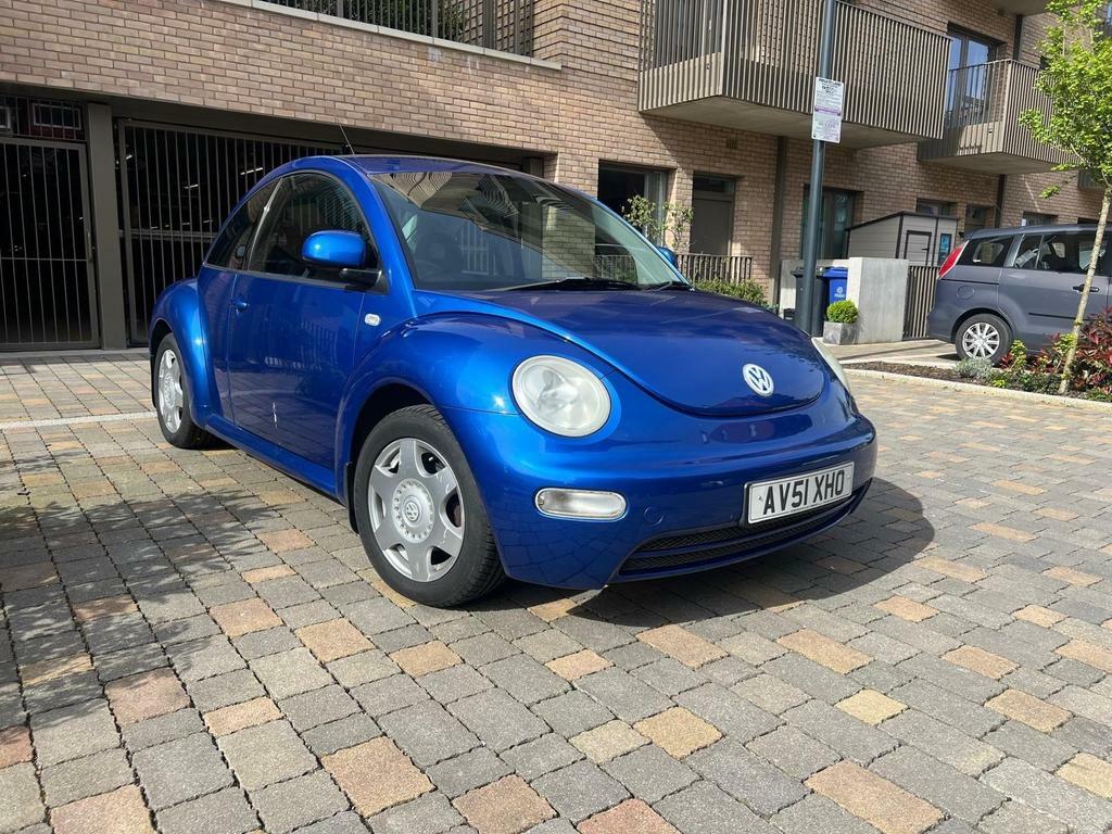 Compare Volkswagen Beetle 2.0 Euro 4 AV51XHO Blue