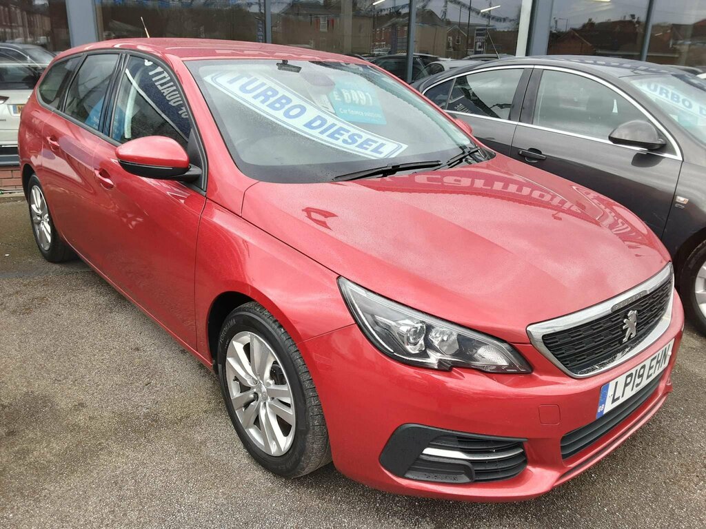 Compare Peugeot 308 SW 1.5 Bluehdi Active Euro 6 Ss LP19EHN Red