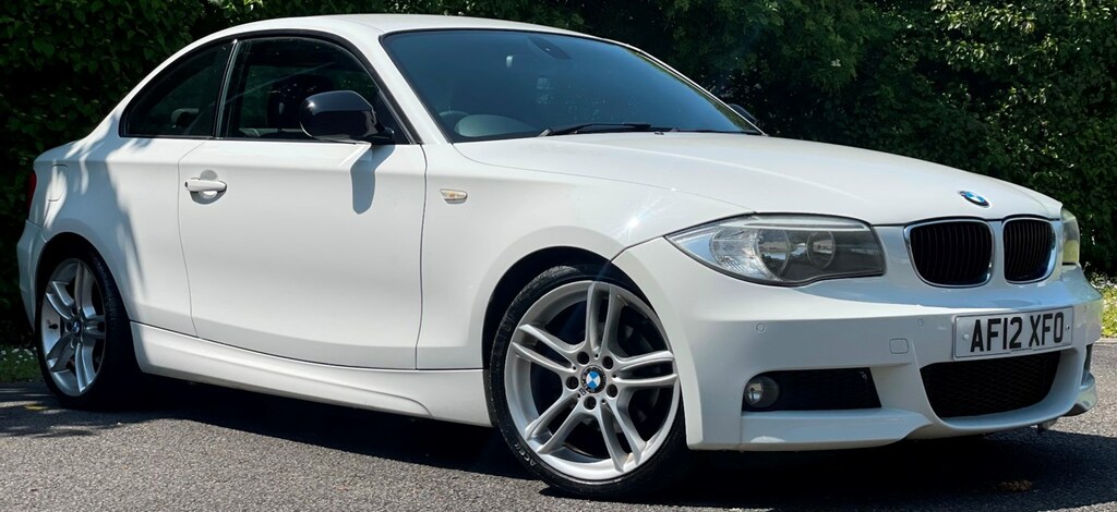 Compare BMW 1 Series 118D M Sport Step AF12XFO White