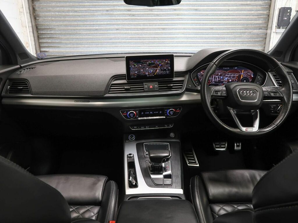 Compare Audi Q5 Suv AD17FFE Grey