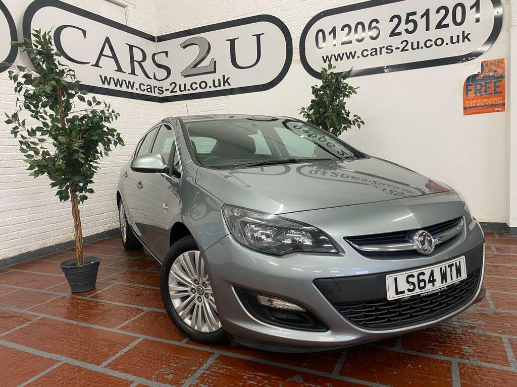Compare Vauxhall Astra Hatchback 1.4 16V Excite 201464 LS64WTW Silver