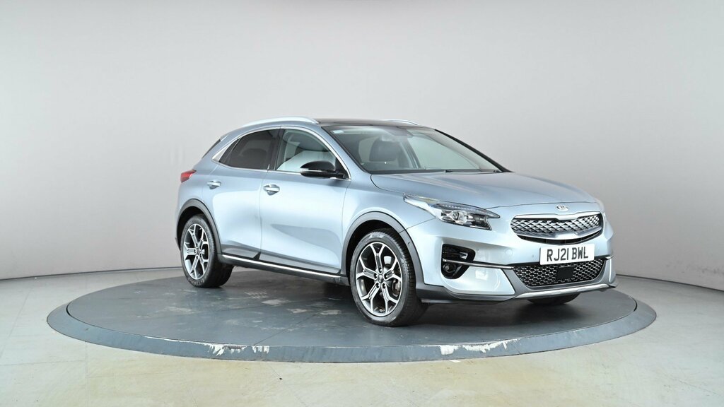 Compare Kia Xceed 1.6 Gdi Phev First Edition Dct RJ21BWL Silver