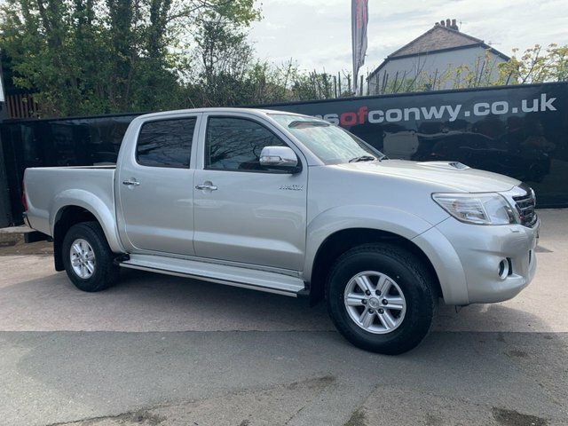 Toyota HILUX 2.5 Icon 4X4 D-4d Dcb 142 Bhp Silver #1