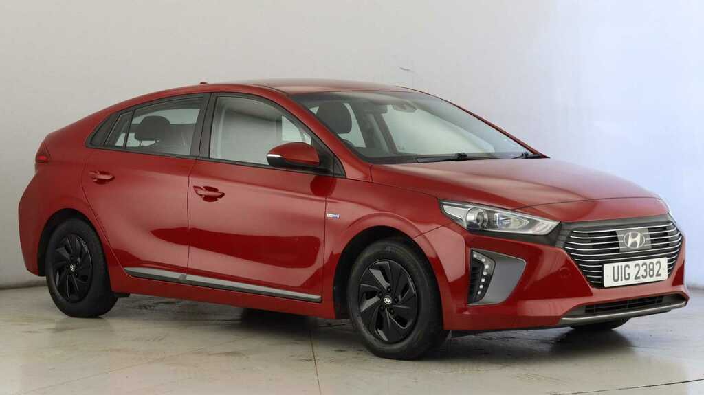 Compare Hyundai Ioniq 1.6 Gdi Hybrid Se Dct UIG2382 Red