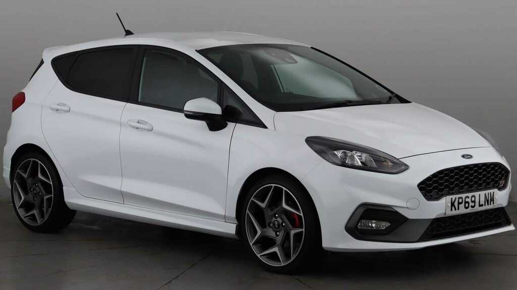 Compare Ford Fiesta 1.5 Ecoboost St-3 KP69LNM White