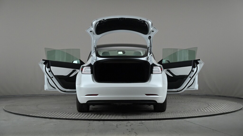 Compare Tesla Model 3 Long Range Awd BU70XAS White