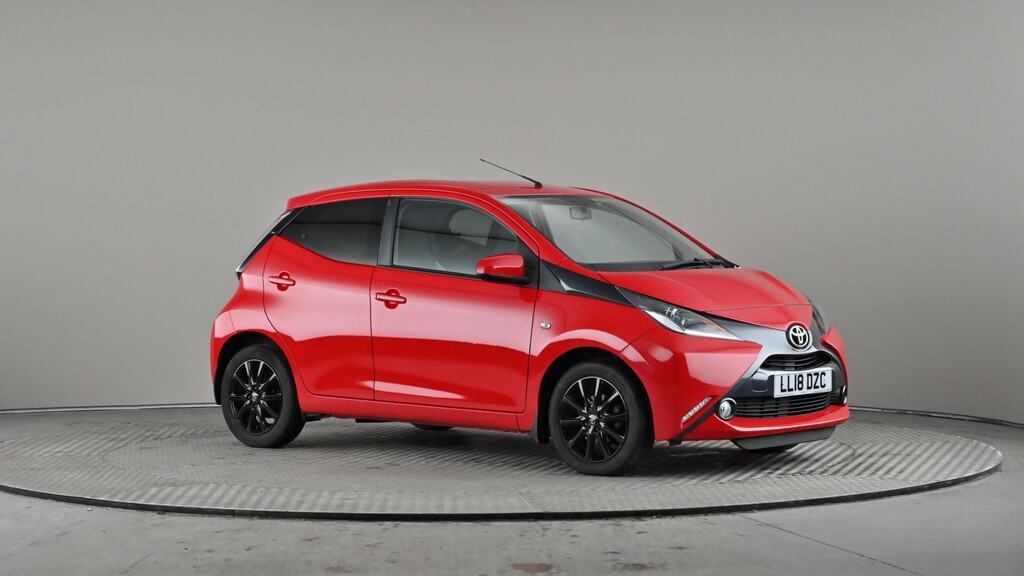 Compare Toyota Aygo 1.0 Vvt-i X-style X-shift LL18DZC Red