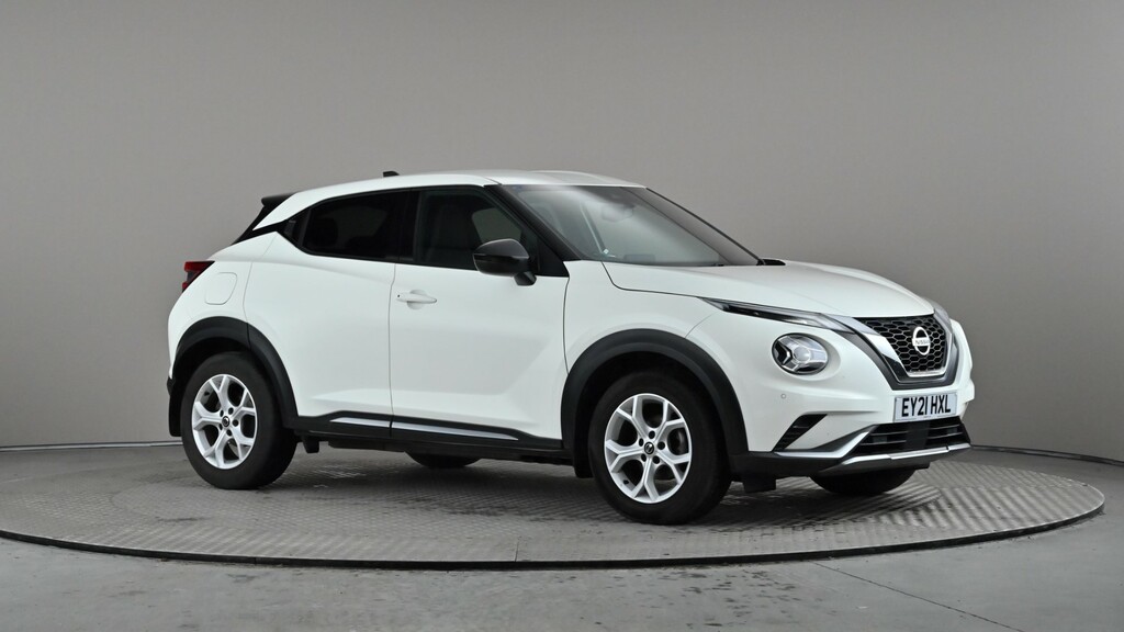 Compare Nissan Juke Dig-t N-connecta EY21HXL White