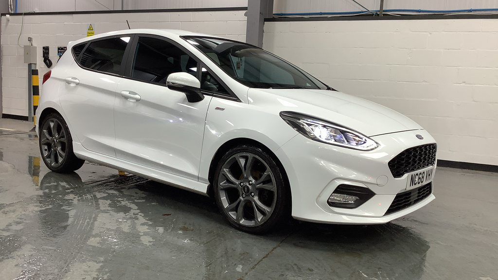 Compare Ford Fiesta 1.0 Ecoboost St-line Navigation NC68VHY White