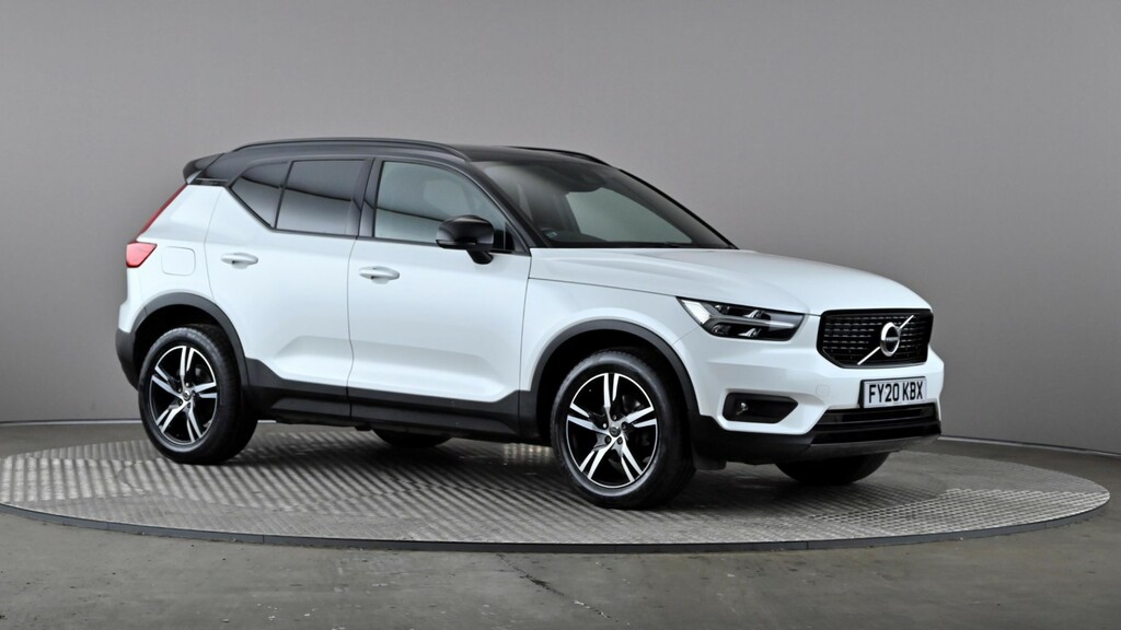 Compare Volvo XC40 1.5 T3 163 R Design Geartronic FY20KBX White