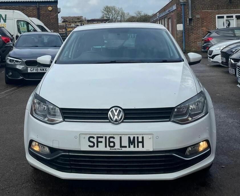 Compare Volkswagen Polo Hatchback 1.0 Bluemotion Tech Match Euro 6 Ss 5 SF16LMH White