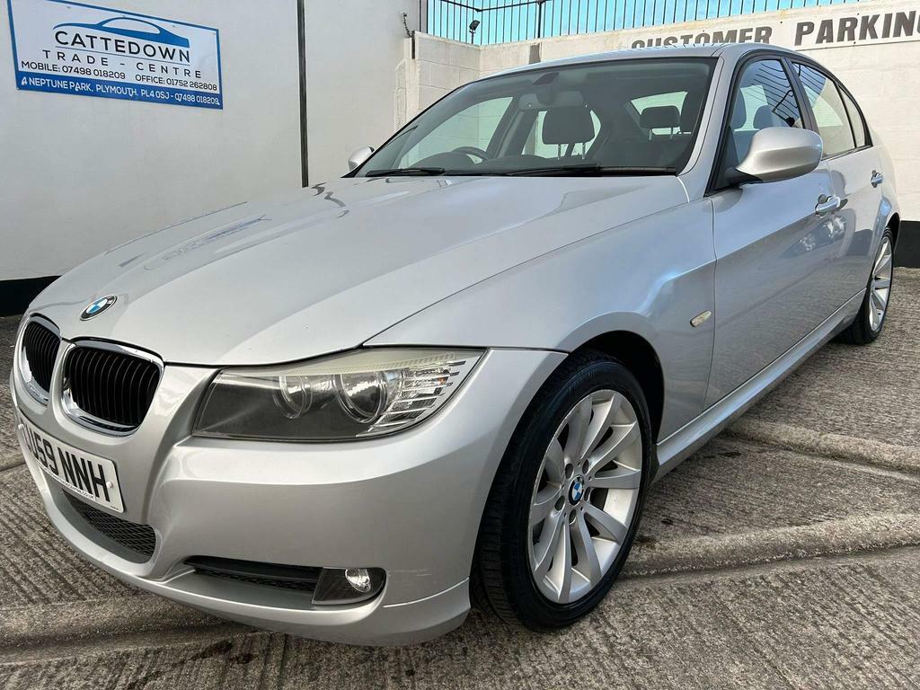 Compare BMW 3 Series 2.0 320I Se Business Edition Euro 5 CU59NNH Silver