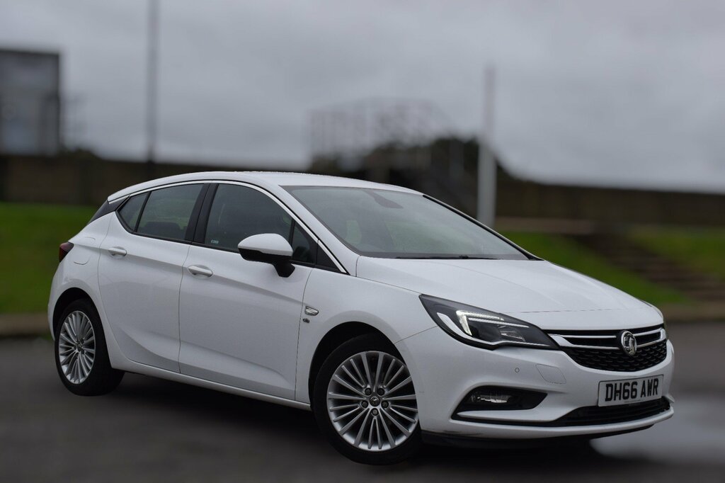 Compare Vauxhall Astra Elite DH66AWR White
