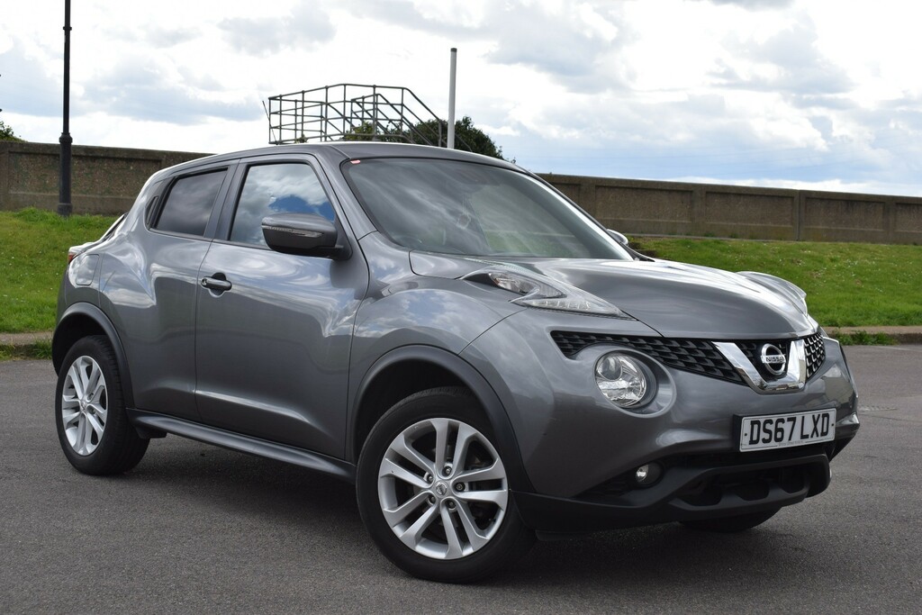 Compare Nissan Juke 2017 67 N-connecta DS67LXD Grey
