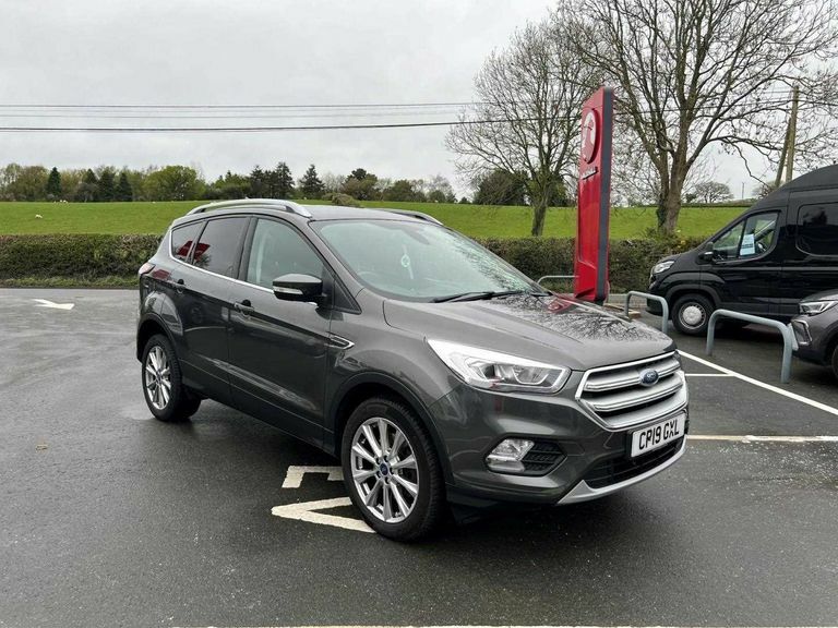 Compare Ford Kuga Titanium Edition Tdc CP19GXL Grey