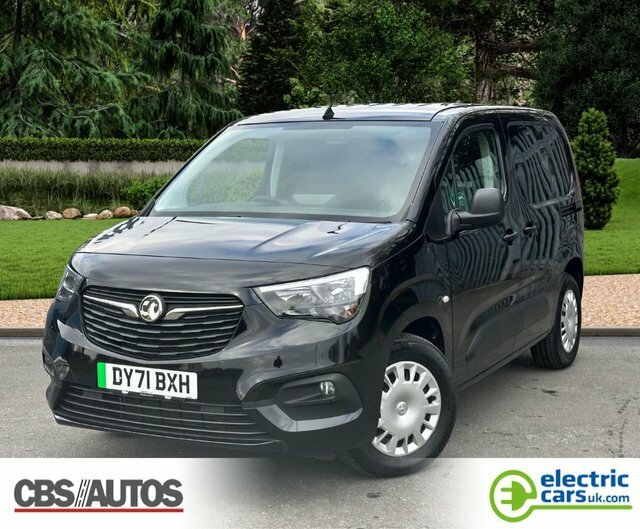 Compare Vauxhall Combo L2h1 2300 Sportive 135 Bhp DY71BXH Black