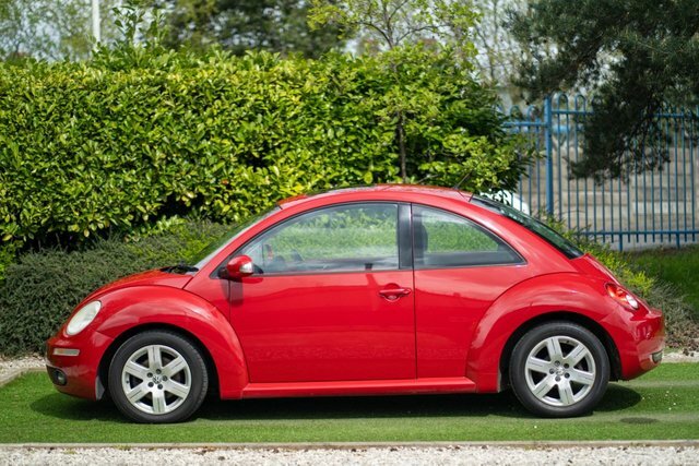 Volkswagen Beetle 1.6 Luna 8V 101 Bhp Red #1