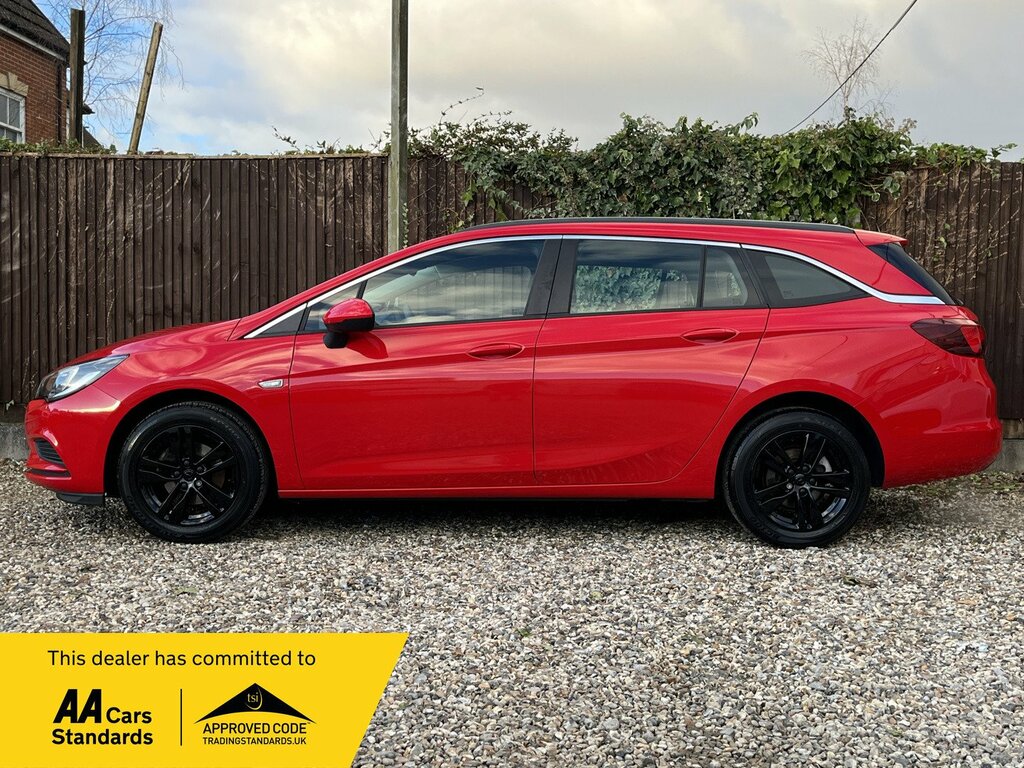 Compare Vauxhall Astra 2016 66 Design WF66TMX Red