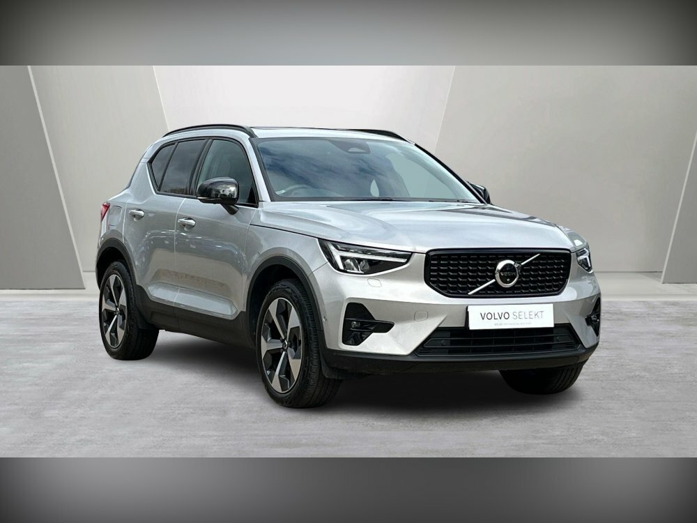 Compare Volvo XC40 2.0 B4 Mhev Ultimate Suv Hybrid Dct Aut YS23WEF Silver