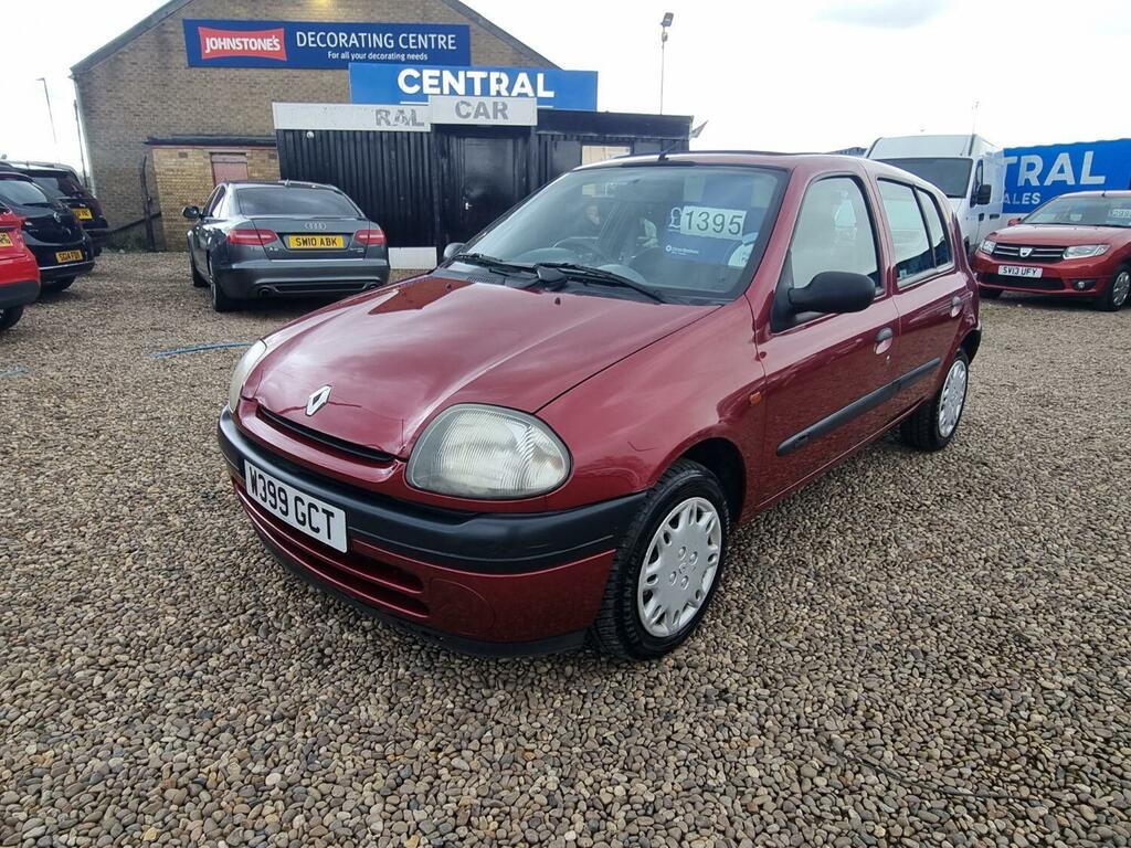 Compare Renault Clio Hatchback W399GCT Red