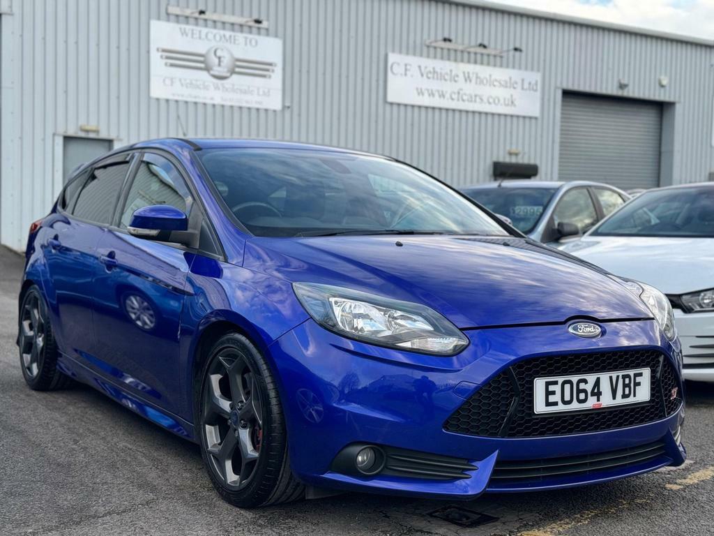 Compare Ford Focus 2.0T Ecoboost St-2 Euro 6 Ss E064VBF Blue