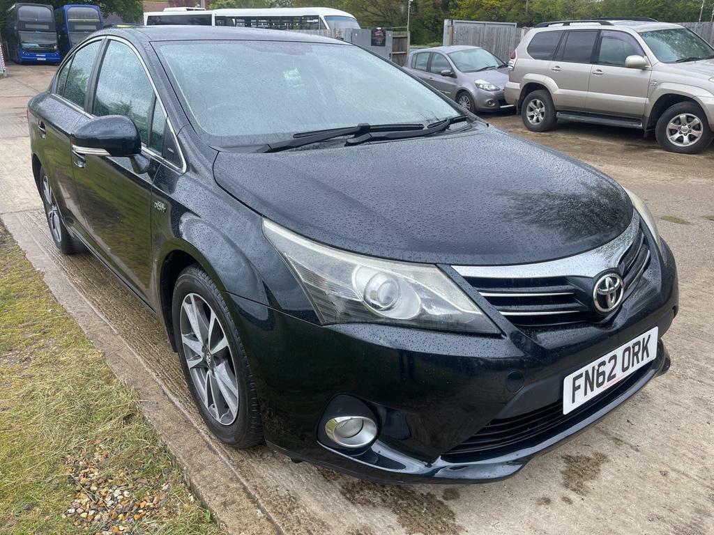 Compare Toyota Avensis 2.2 D-cat Tr Euro 5 FN62ORK Grey