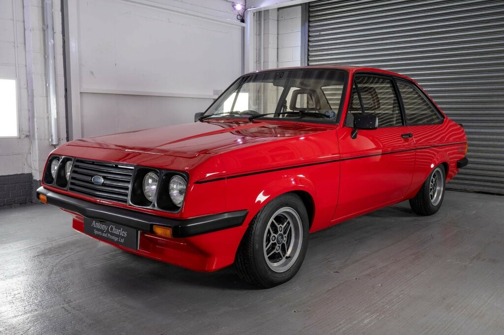 Compare Ford Escort Rs2000 ONO18V Red