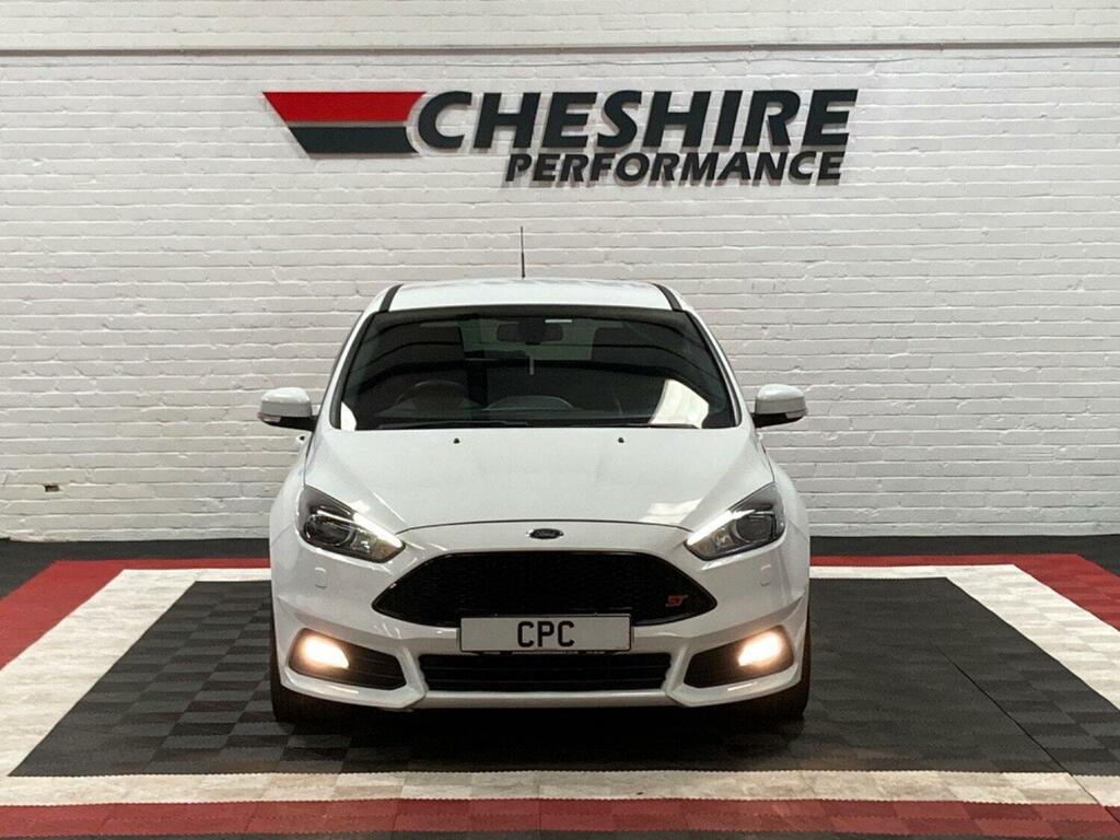 Compare Ford Focus Hatchback 2.0 Tdci St-3 201616 DF16KUK White
