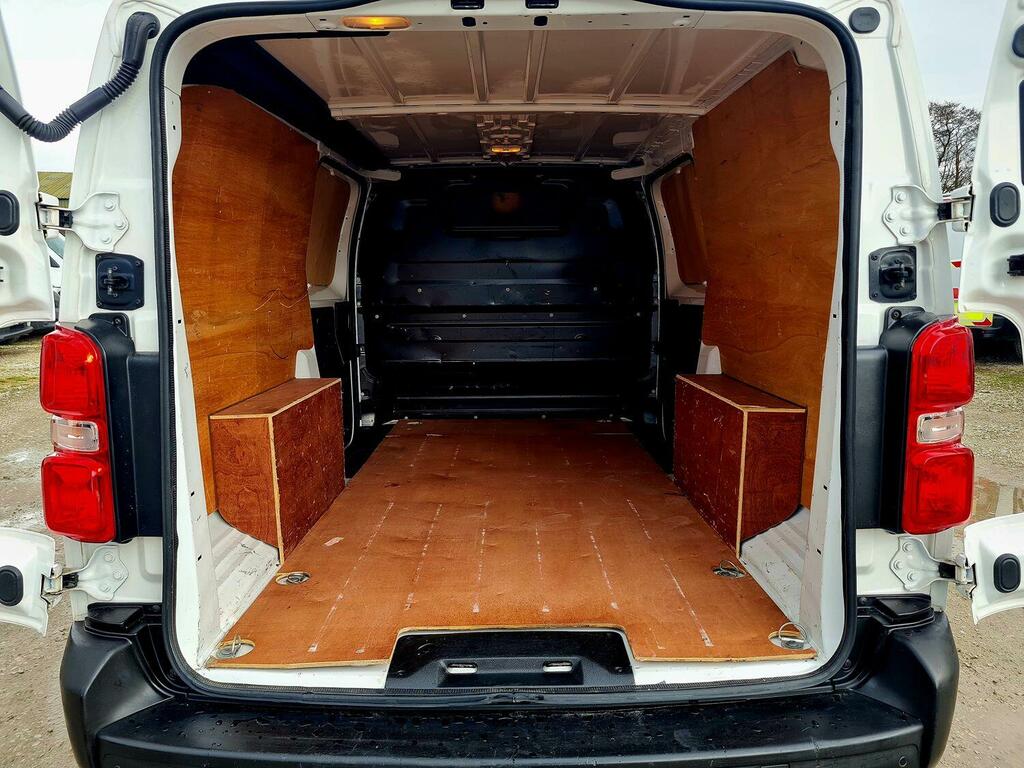 Compare Vauxhall Vivaro Panel Van DT70GHF White