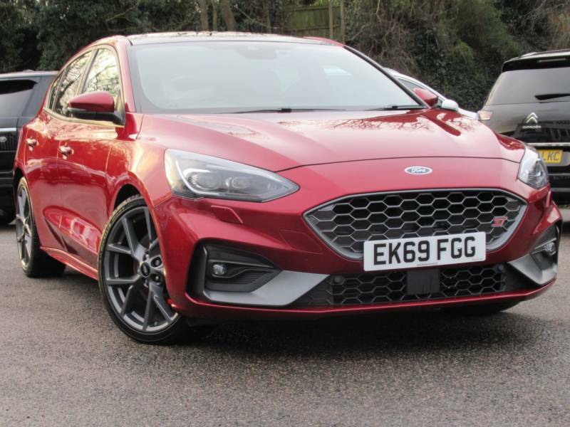 Compare Ford Focus St EK69FGG Red