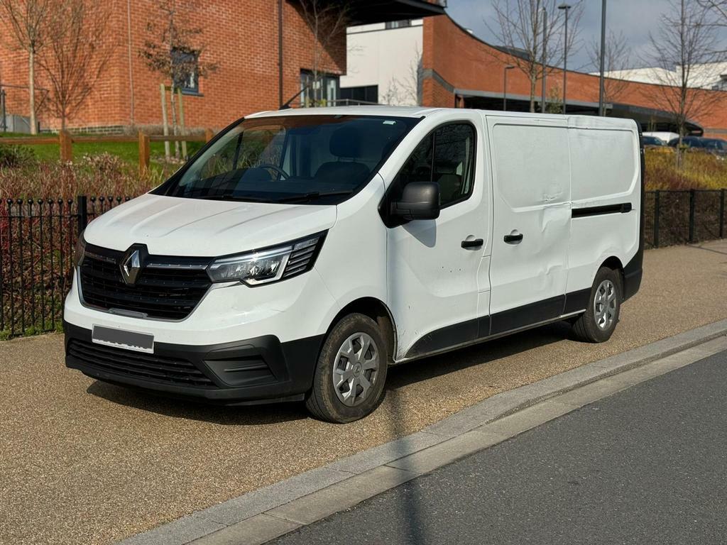 Compare Renault Trafic 2.0 Dci Blue 30 Start Lwb Euro 6 Ss  White
