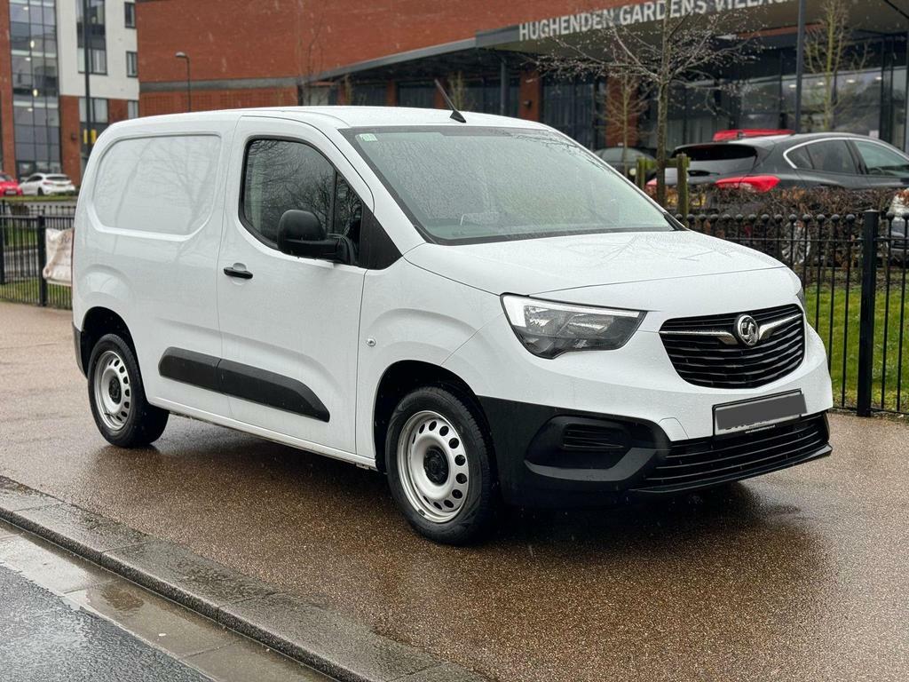 Compare Vauxhall Combo 1.5 Turbo D 2300 Dynamic L1 H1 Euro 6  White