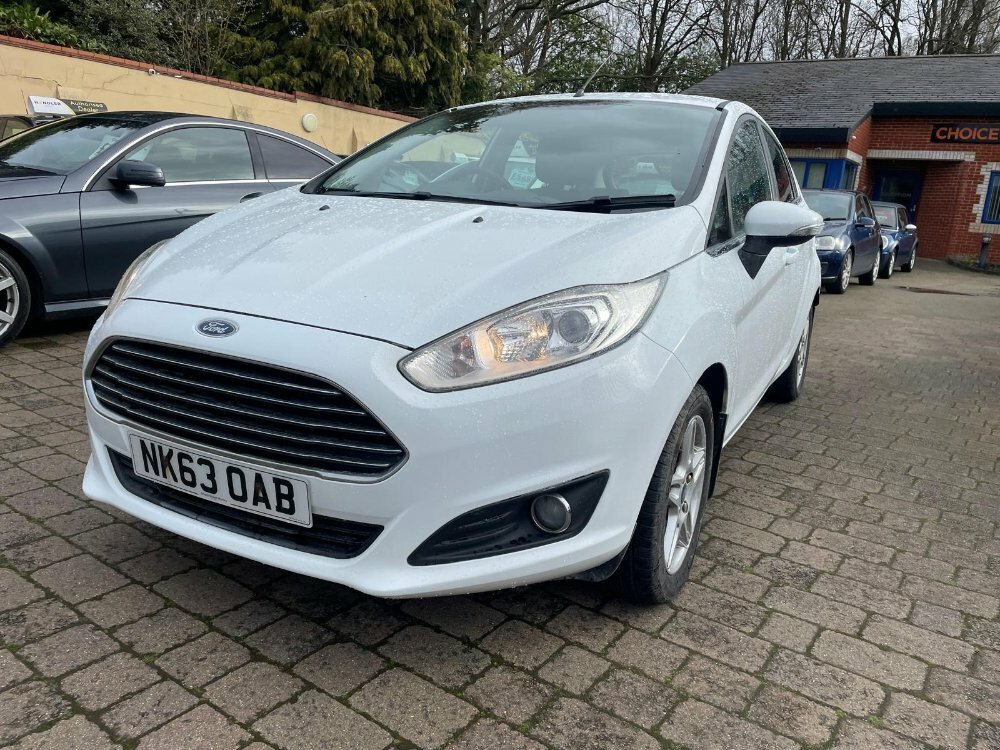 Compare Ford Fiesta 1.0T Ecoboost Zetec Euro 5 Ss NK63OAB White