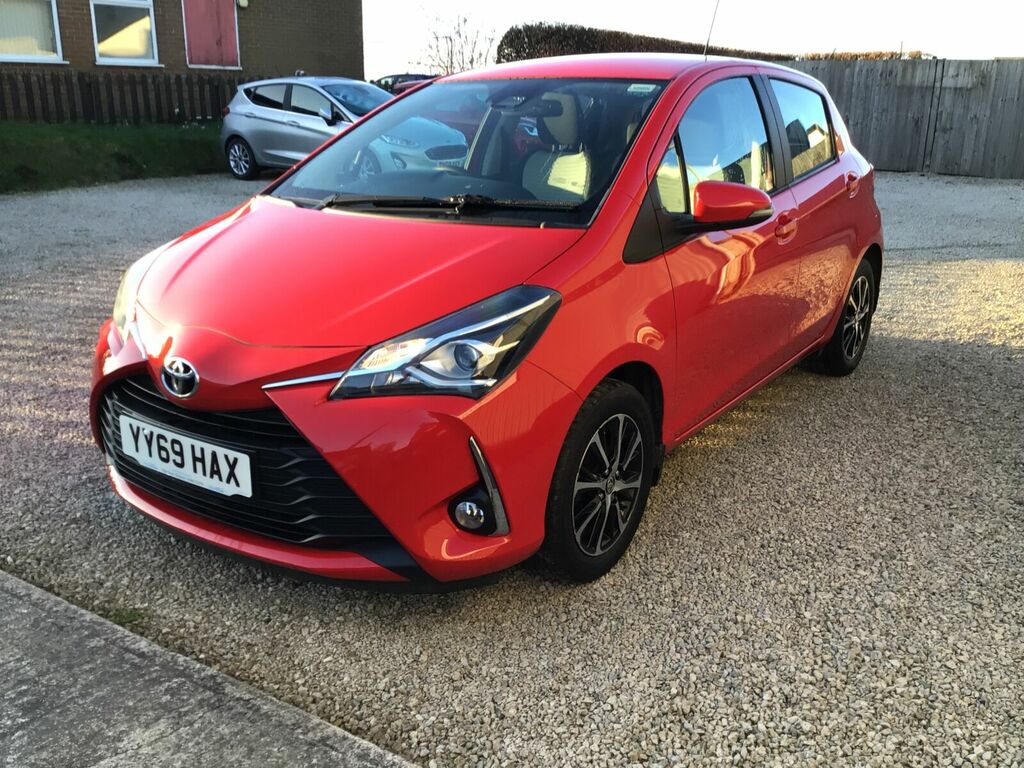 Toyota Yaris 1.5 109 Bhp Icon Vvt-i One Lady Ow Red #1