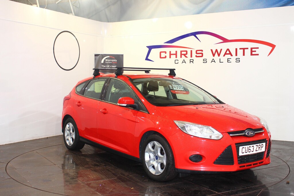 Compare Ford Focus Hatchback CU63ZRP Red