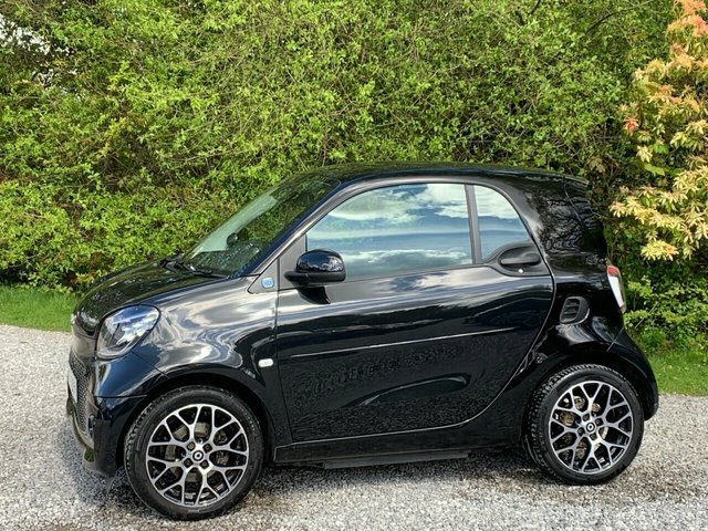 Compare Smart Fortwo Coupe Exclusive 81 Bhp FX21OPH Black
