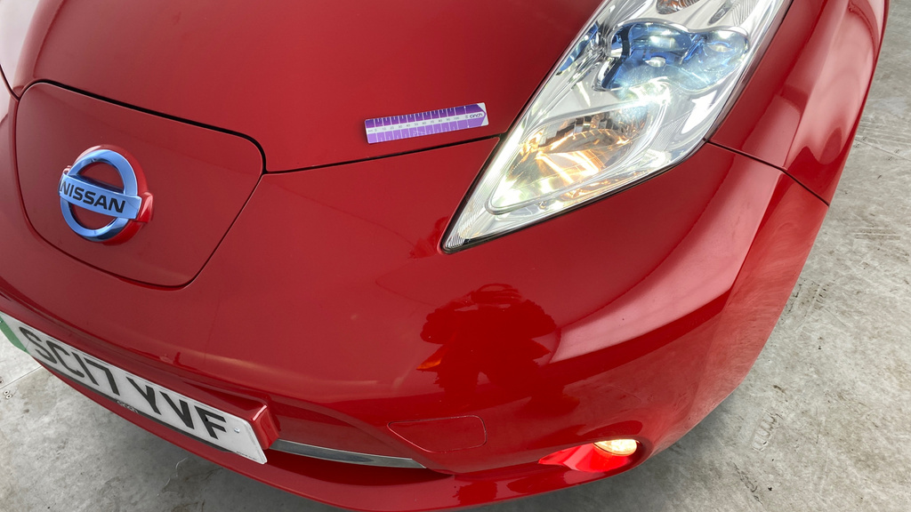 Compare Nissan Leaf Tekna SC17YVF Red