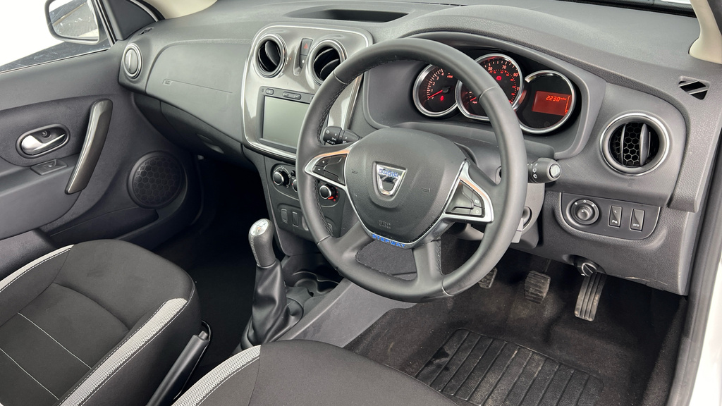 Compare Dacia Sandero Stepway Comfort SA21XJX White