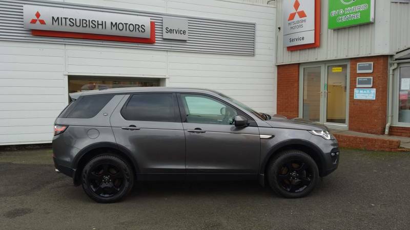 Compare Land Rover Discovery Discovery Sport Hse Td4 FY18FTP Grey