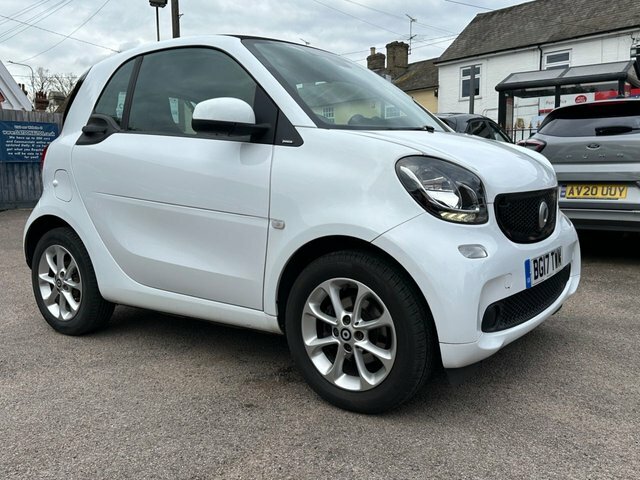 Compare Smart Fortwo 1.0 Passion With Service History BG17TWM White