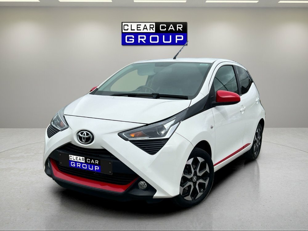 Compare Toyota Aygo 1.0 Vvt-i X-trend Funroof X-shift Euro FA19DUY White