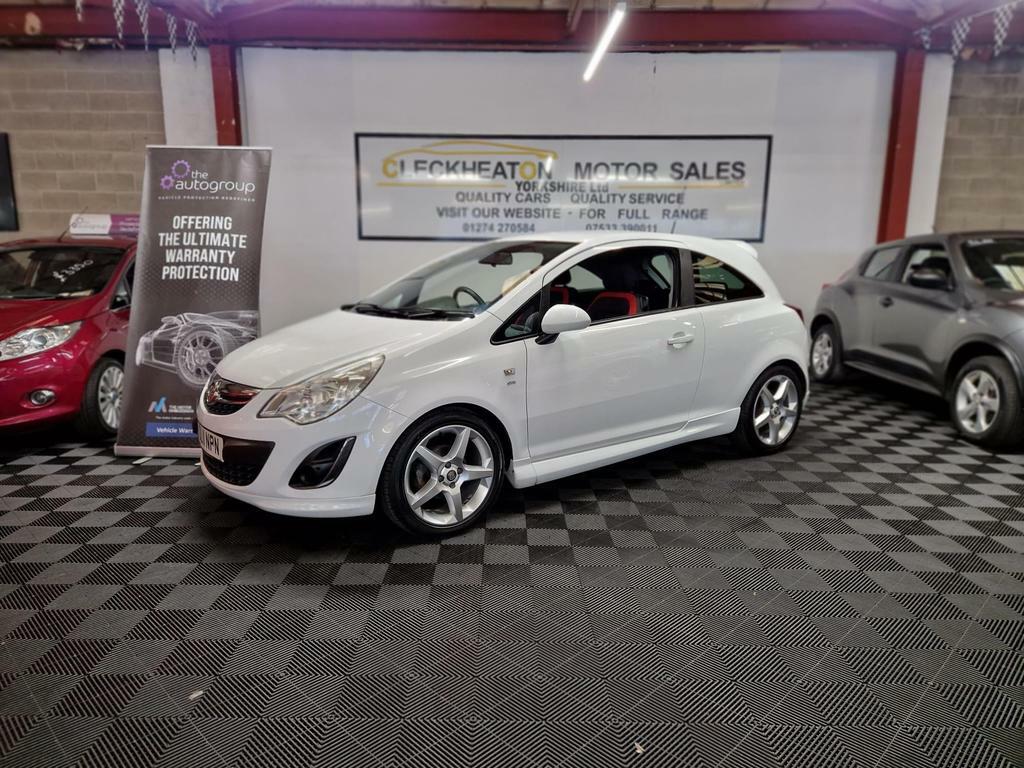 Compare Vauxhall Corsa 1.4 16V Sri Euro 5 DL11NPN White