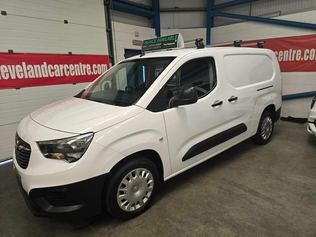 Compare Vauxhall Combo Panel Van 1.5 Turbo D 2300 Edition L2 H1 Euro 6 S DL69OGM White